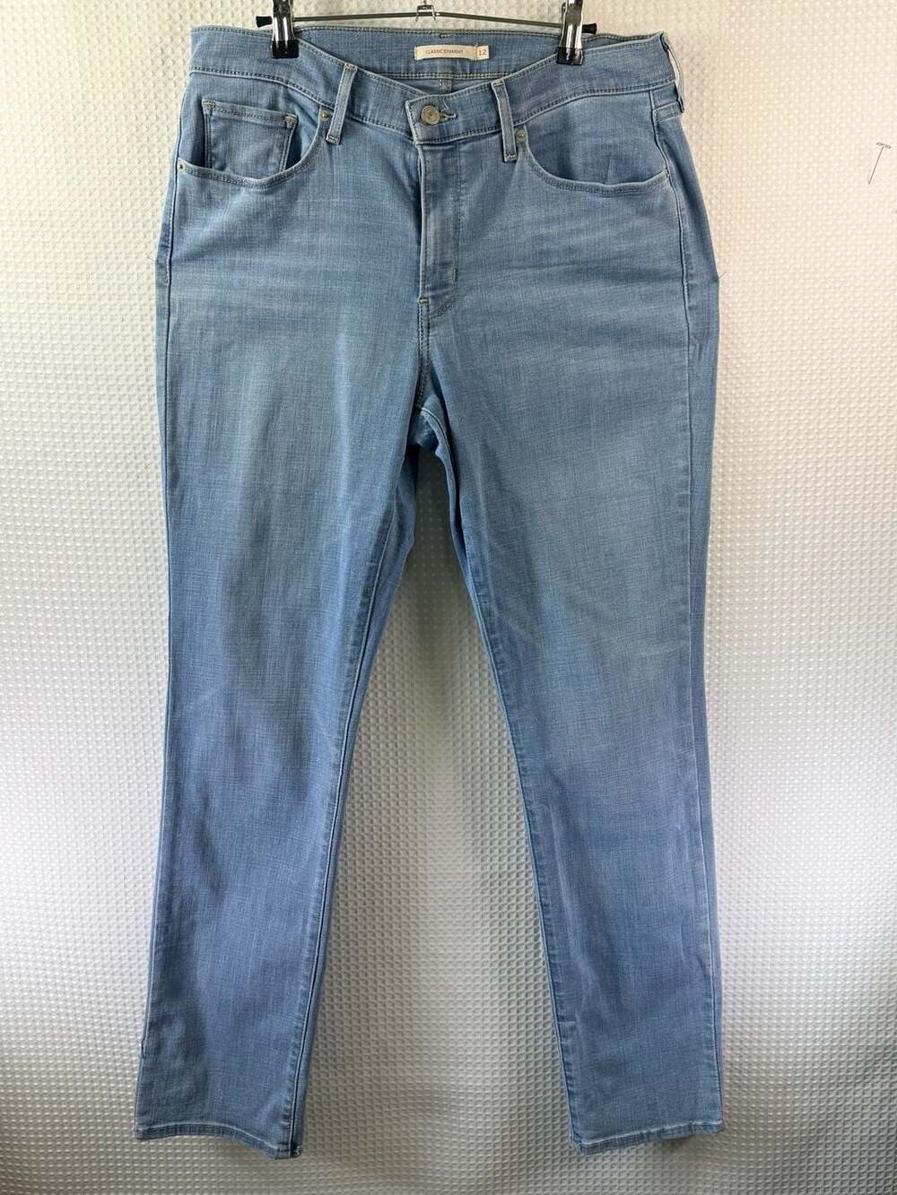 Levi's Women's Classic Straight Leg Jeans Light Wash Size 12L